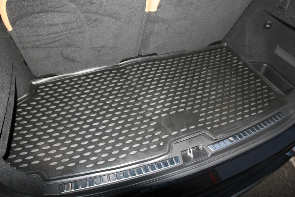 Коврик в багажник VOLVO XC90, 2015->, 7 мест - короткий, 1 шт. (полиуретан)