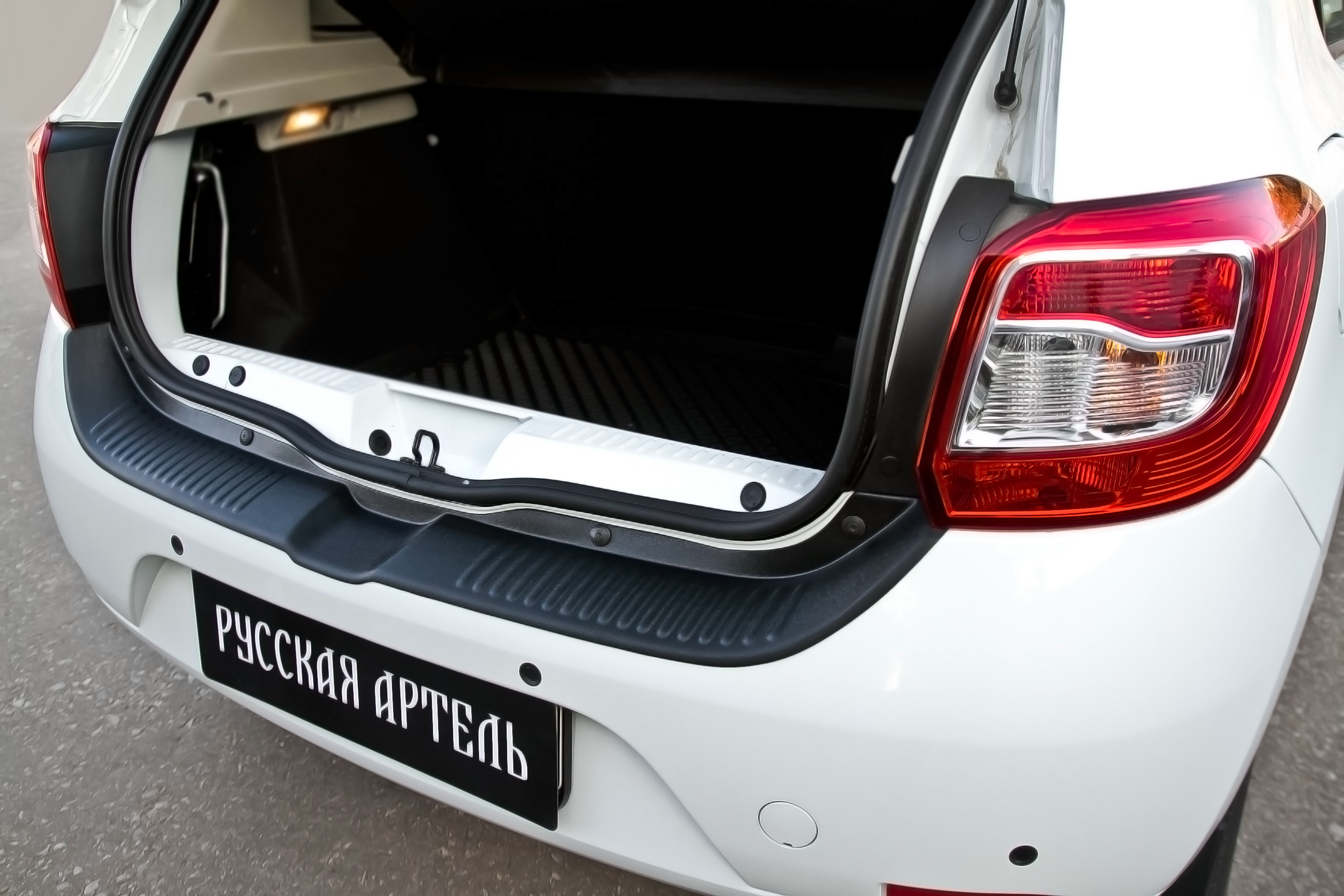 Защита заднего бампера для Renault Sandero 2014-
