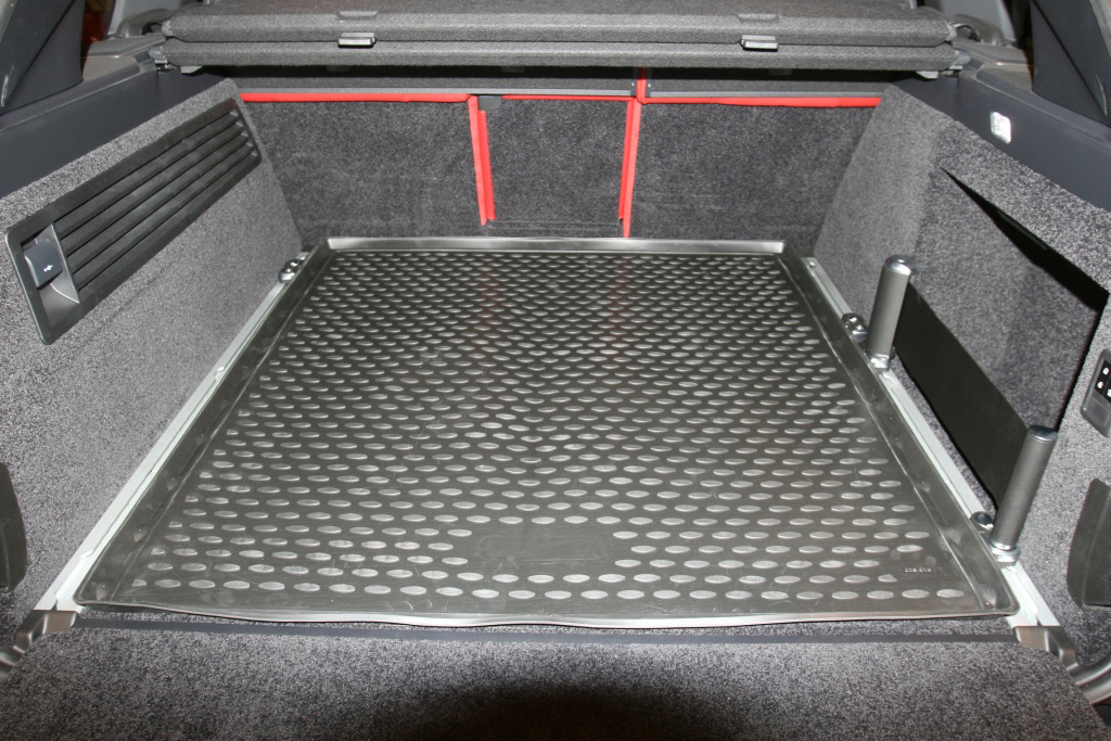 Коврик в багажник LAND ROVER Range Rover, 2015->, внед., с рейлингами, 1 шт. (полиуретан)